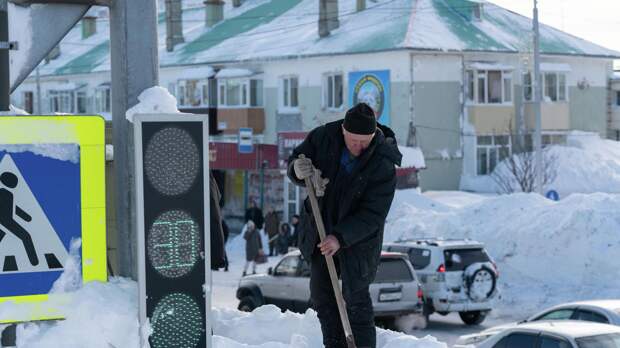 Суровая российская зима потрясла американцев: сугробы до третьего этажа