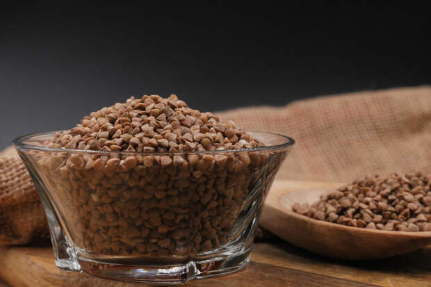 Киевляне массово бросились скупать гречку