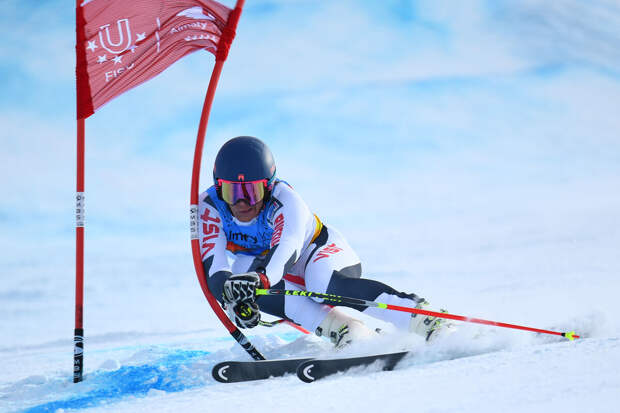 Российский горнолыжник Ефимов сошел с дистанции в слаломе на Олимпиаде