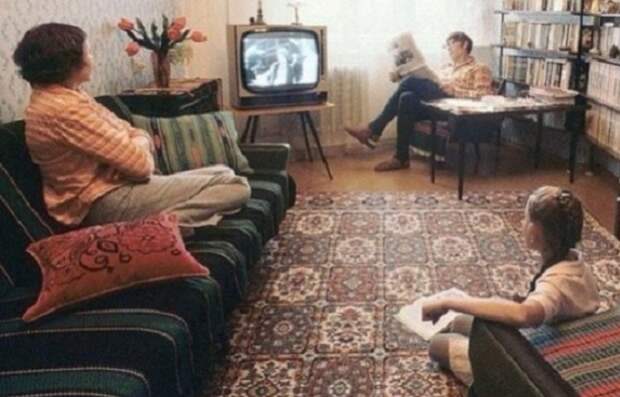 Колоритные фотографии разных лет из жизни советских людей.