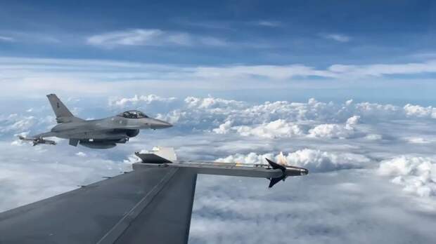 Опубликовано видео обломков истребителя F-16 ВВС Таиланда – утверждают ресурсы