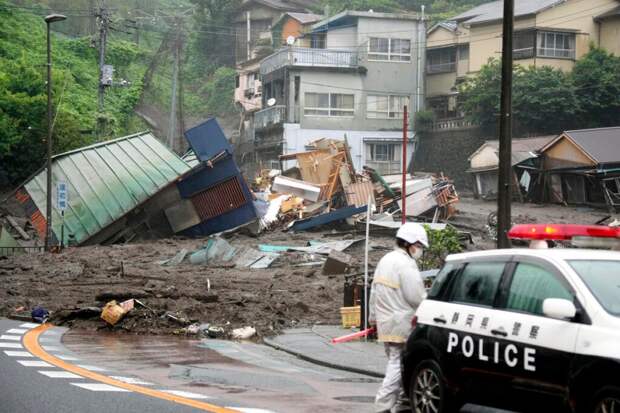 _сель_жертвы_-1024x683 На японский город Атами обрушился сель — 2 погибли, 20 пропали (Видео)