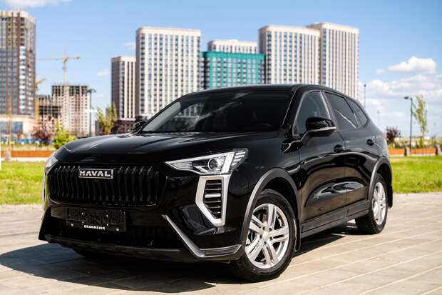 Названы самые дефицитные автомобили в России