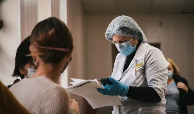 Бессонница и давление: тагильчане пожаловались на новые последствия омикрона