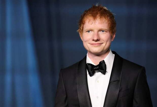 Эд Ширан перестраивает коттеджи у моря и злит соседей