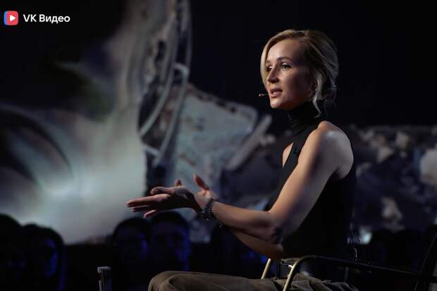 Певица Гагарина заявила, что партнер должен быть интереснее нее