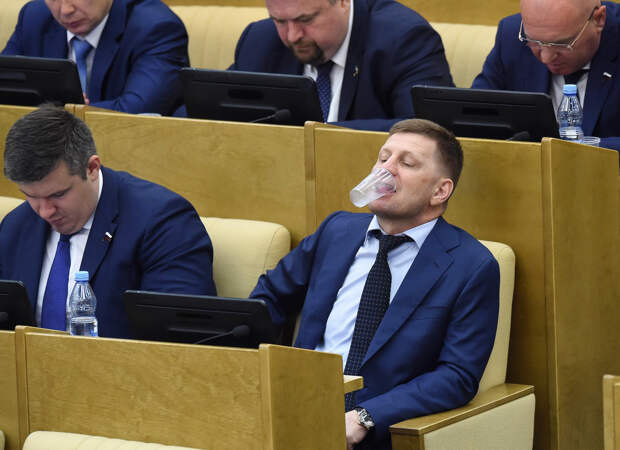 Кадровые политики. В Госдуме запретили съемку пленарных заседаний. Но эти моменты вошли в историю навсегда