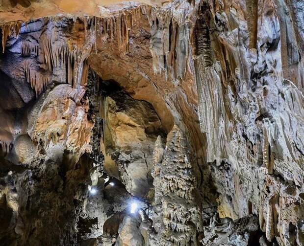 «Дыхание весны»: 8 Марта в Скельской пещере прозвучат лучшие песни о любви
