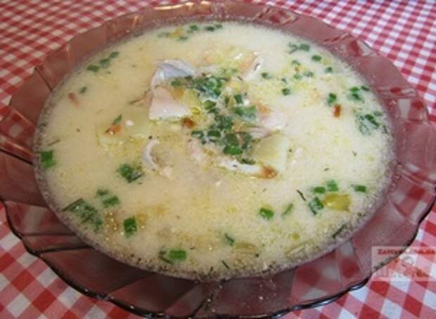 Фото к рецепту: Суп с плавленым сыром и курицей Фото к рецепту: Суп с плавленым сыром и курицей