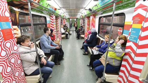 Поезд «Московская весна a cappella» запустили по кольцевой линии столичного метро Поезд «Московская весна a cappella» запустили по кольцевой линии столичного метро