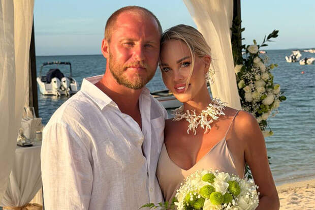 Модель Погребняк организовала церемонию бракосочетания к годовщине свадьбы