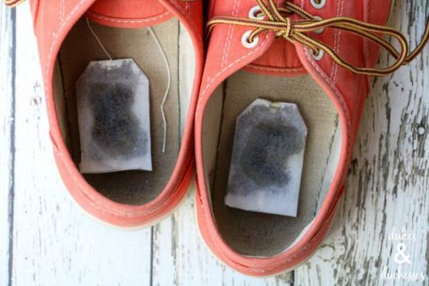 4098205-scented-tea-bags-in-shoes-to-get-rid-of-stinky-smell-1470050915-650-e6a3d93046-1492087339