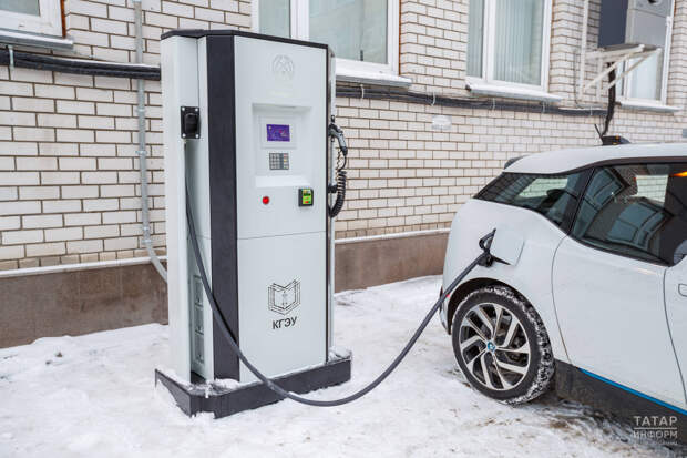 В Казани сделали временными разрешения на бесплатную парковку электромобилей