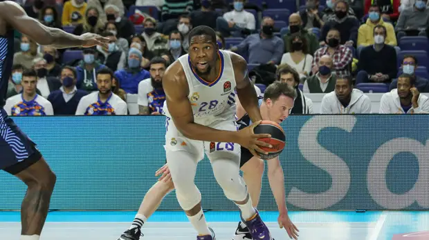 «Зенит» крупно проиграл «Реалу» в баскетбольной Евролиге