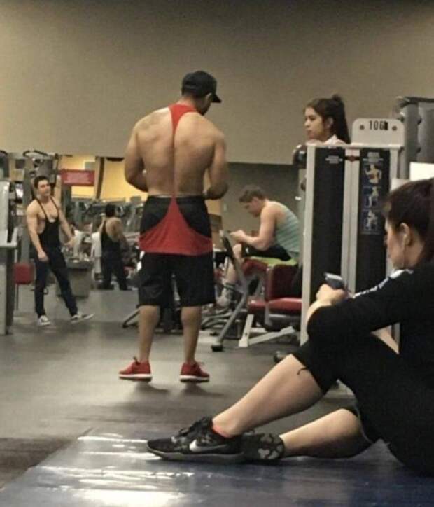 странный вид спортзал