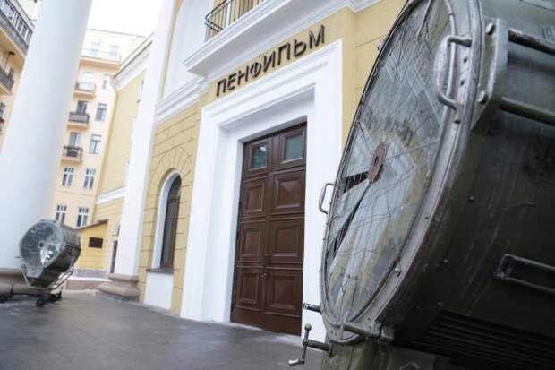 На «Ленфильме» возродили традицию новогодних елок для детей