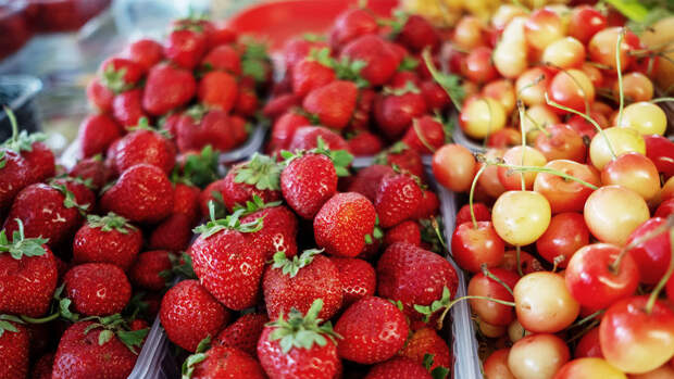 Нутрициолог Свиридова рассказала, когда нужно есть ягоды и в каком количестве