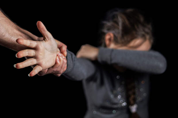 В Бразилии бабушка продавала собственных внучек педофилам