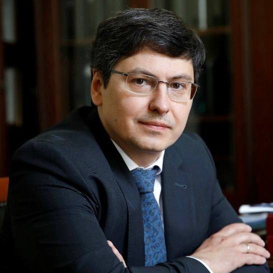 Распоряжение правительства опубликовано на официальном портале правовых актов. Павел Пугачев занял пост в Минздраве России в 2020 году и отвечал за цифровизацию в здравоохранении. Павел Пугачев По сообщениям СМИ, новым заместителем министра станет Вадим Ваньков, ранее возглавлявший в ведомстве Департамент цифрового развития и информационных технологий.