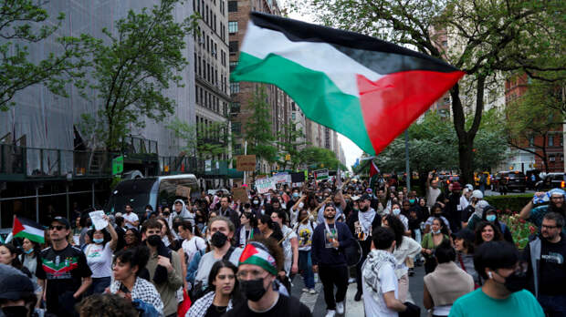 Активисты устроили протесты против Израиля возле Met Gala в Нью-Йорке