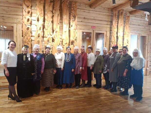 Балтачның ак калфаклы ханымнары Тукай эзләре буйлап сәяхәт кылган