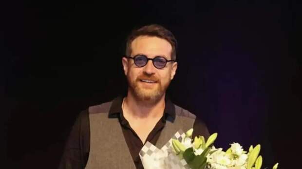 Покинувший РФ Сафонов похвастался, что его дочь снимается с Киану Ривзом