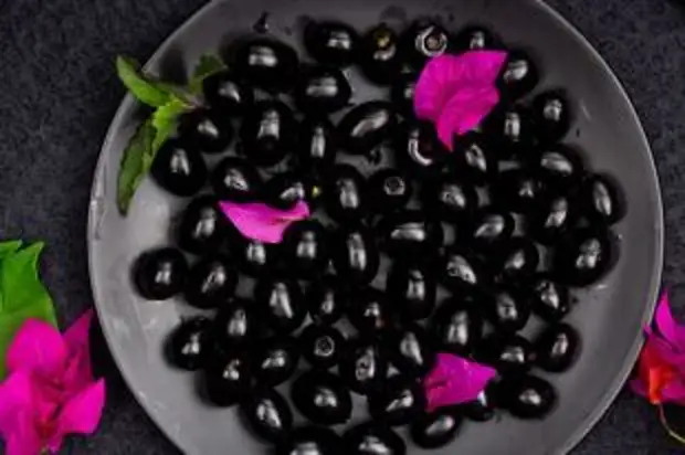 Почему чёрные маслины — не маслины?