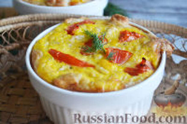 Фото к рецепту: Порционный киш с курицей