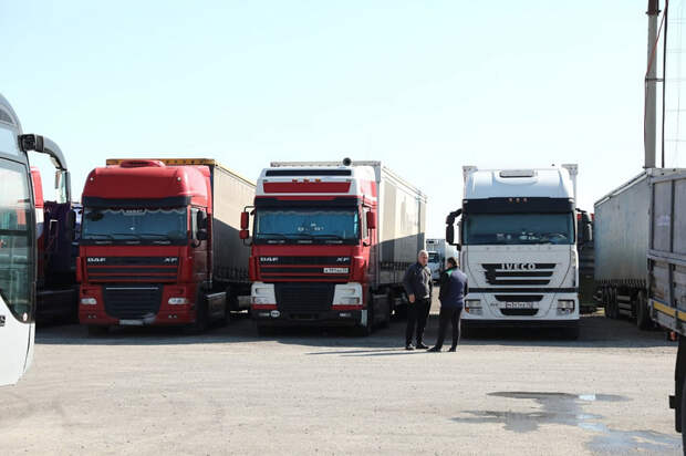 Очередь на Керченскую переправу ожидают более 900 грузовиков