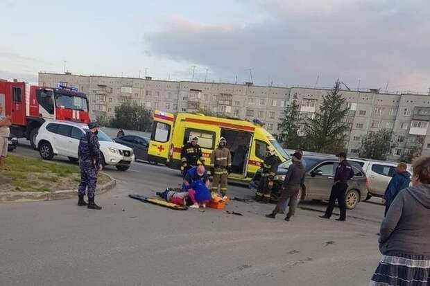 В Новом Уренгое парень на мощном электросамокате серьезно пострадал в результате ДТП В Новом Уренгое парень на мощном электросамокате серьезно пострадал в результате ДТП