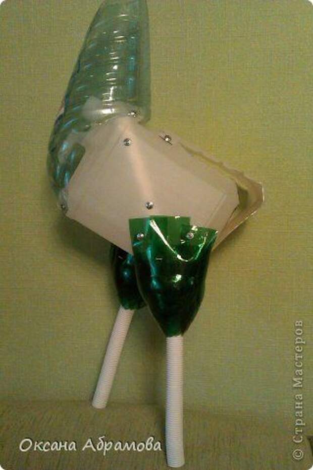 Петушок ​из пластиковых бутылок 4
