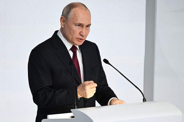 Путин выразил благодарность волонтерам за помощь участникам СВО и их семьям