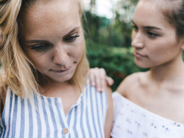 Психотерапевт, кандидат психологических наук и колумнист Marie Claire Владимир Дашевский — о классических парадоксах женской дружбы.