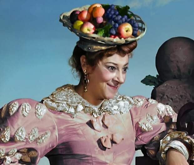 Фаина Раневская в фильме "Золушка"