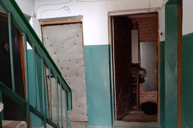 Почему в советских хрущевках входные двери открывались внутрь, а сейчас такое редко встретишь