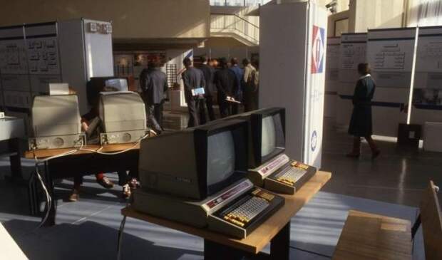 Компьютеры на выставке «Интенсификация—90», 1985 год, Ленинград Компьютеры на выставке «Интенсификация—90», 1985 год, Ленинград было, история, фото
