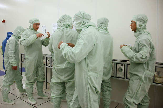 Китайские компании поймали на тайной вербовке сотрудников