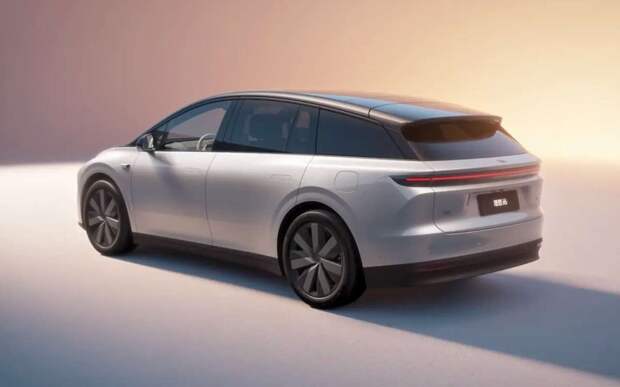 Li Auto продал 100 тысяч экземпляров своей самой дешевой модели всего за полгода