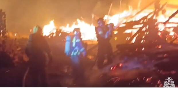 В деревне под Можгой пожар полностью уничтожил дом