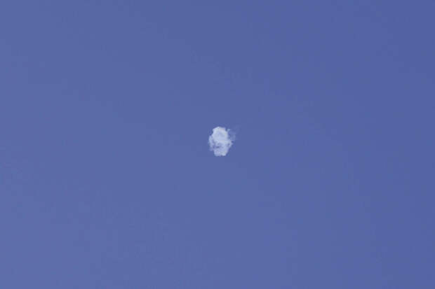 SHOT: взрывы гремят в столице ОАЭ Абу-Даби