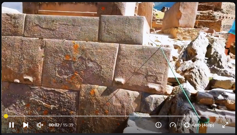 Камбоджа. Храм Байон в Ангкор-Томе - столице кхмерской империи - до реконструкции.