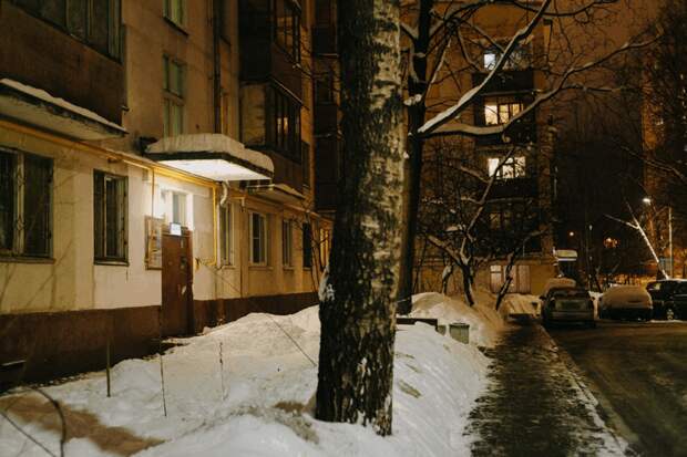 Окно в ванной хрущевки: странная, но логичная особенность советского жилья