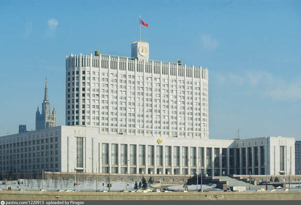 Дом Правительства (Здание Верховного Совета РСФСР), 1981. С сайта www.pastvu.com..