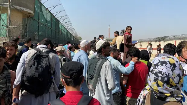 Число пострадавших в результате двух взрывов в Кабуле возросло до 70