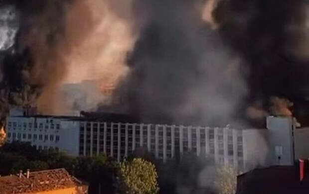 Срочно! Одесса! Пожарище и черный дым на несколько километров после прилета