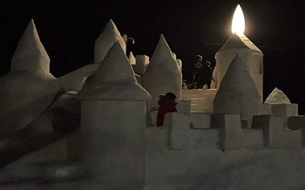 Жители рязанской Тумы построили снежную крепость в местном парке