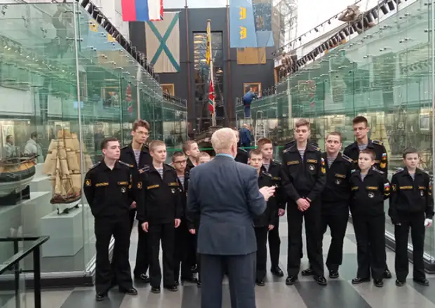 Воспитанники Нахимовского военно-морского училища познакомились с тонкостями моделирования в Центральном военно-морском музее имени Петра Великого
