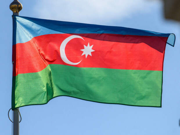 Азербайджан направил в Иран три грузовые фуры с гуманитарной помощью