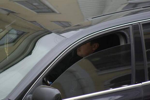 У петербуржца арестовали Kia Rio за долг по алиментам в 700 тысяч рублей