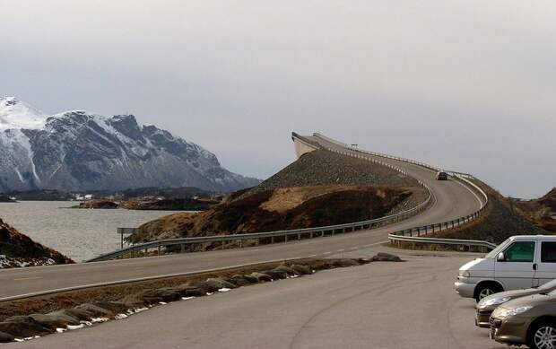 На дорогах Норвегии: «Внимание! Вы въезжаете на мост, который ведет в никуда»